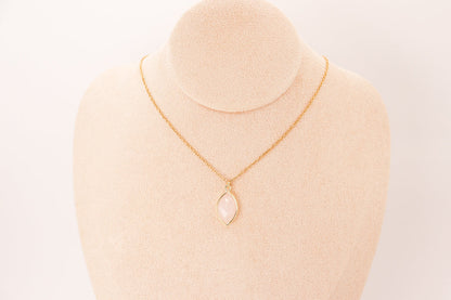 Pendentif Amande en Quartz Rose